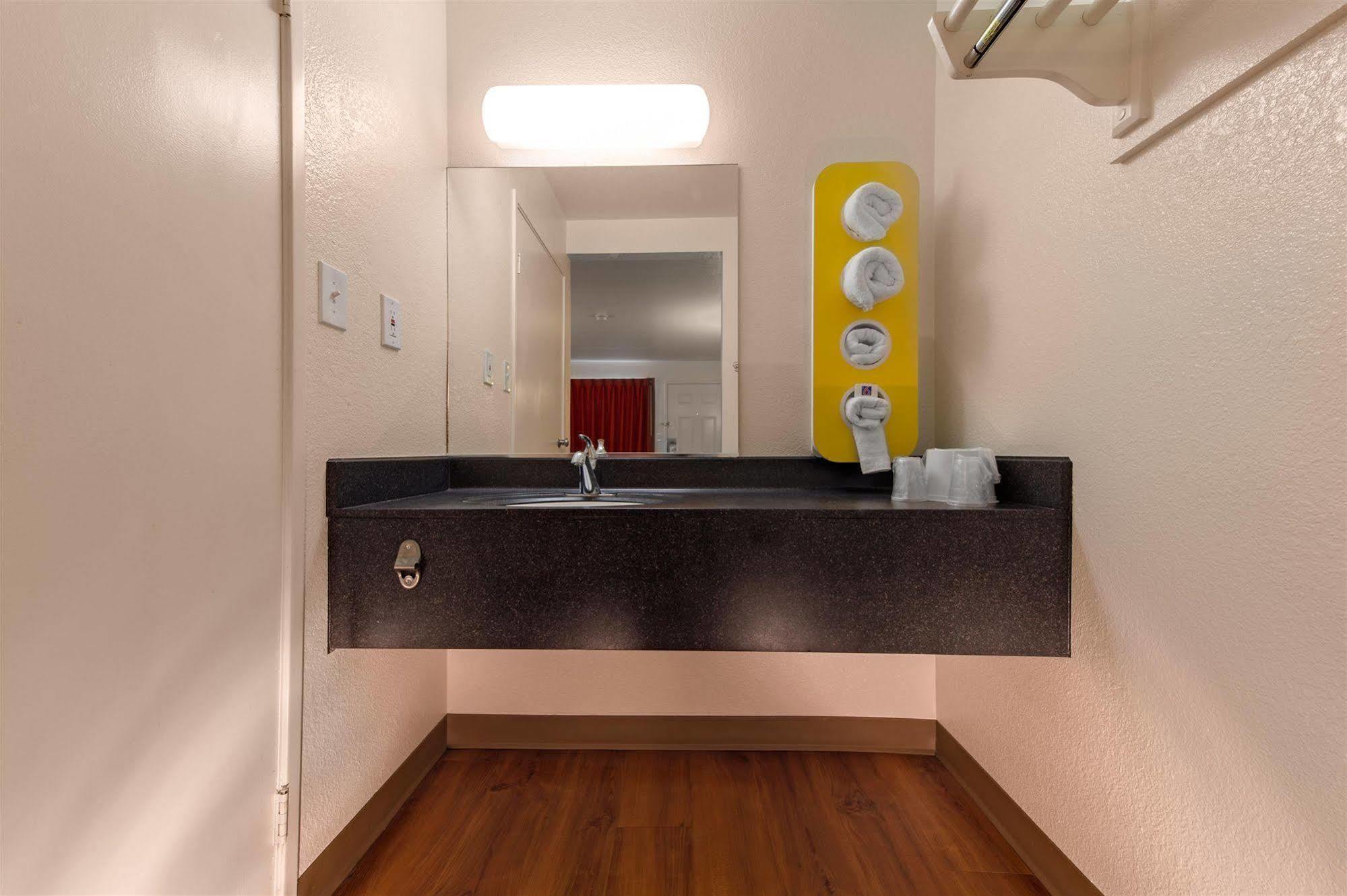 Motel 6-Branford, Ct - New Haven المظهر الخارجي الصورة
